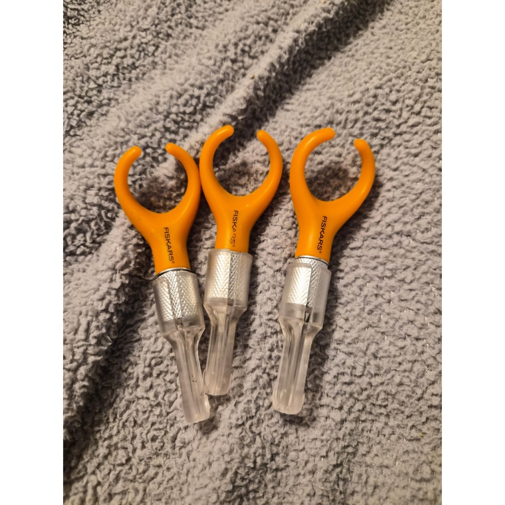Fiskars Fingertip Seam Ripper Set of 3 Orange Ergonomic Sewing Tools with Caps